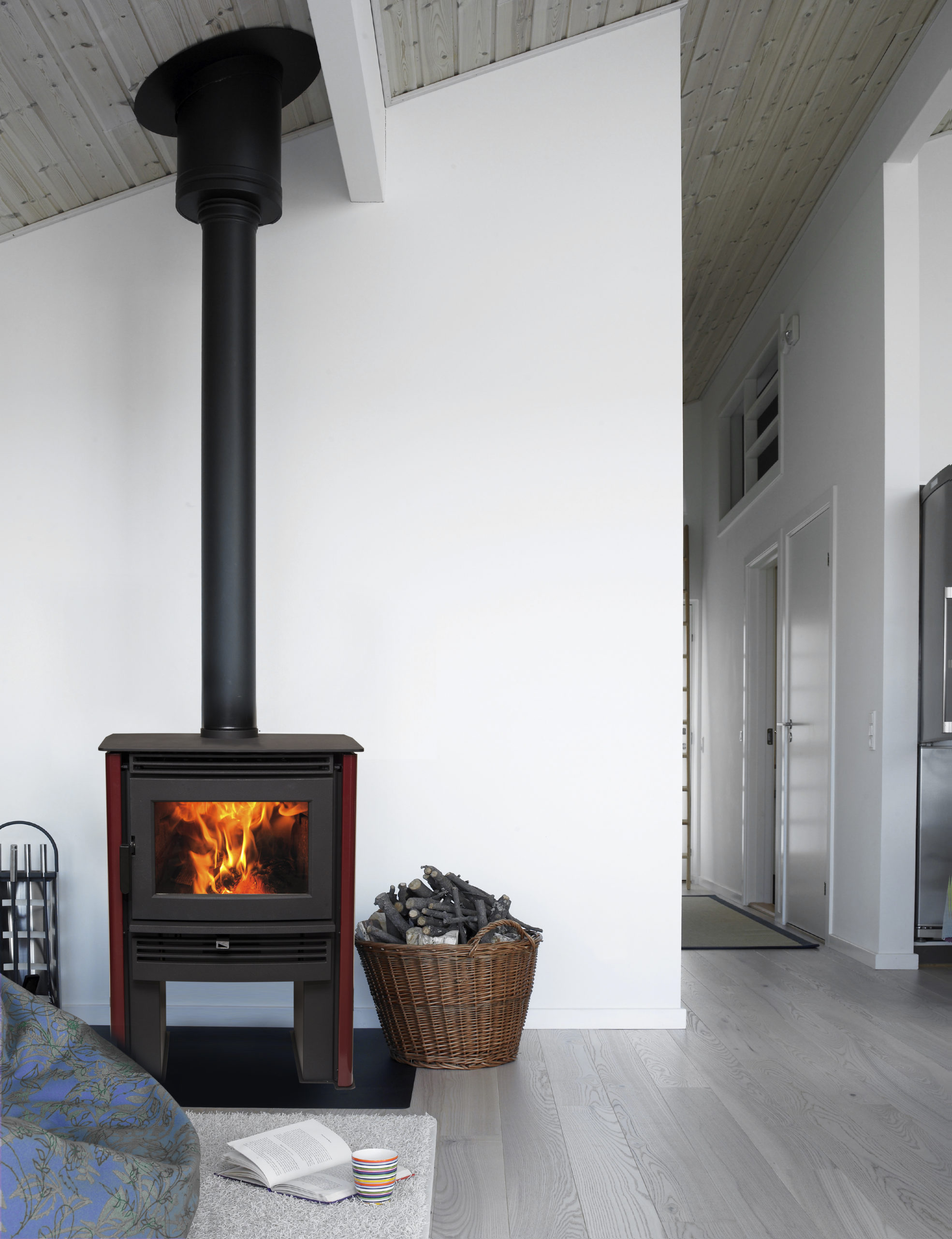 Neo 1.6 LE Wood Stove with Sunset Red Panels