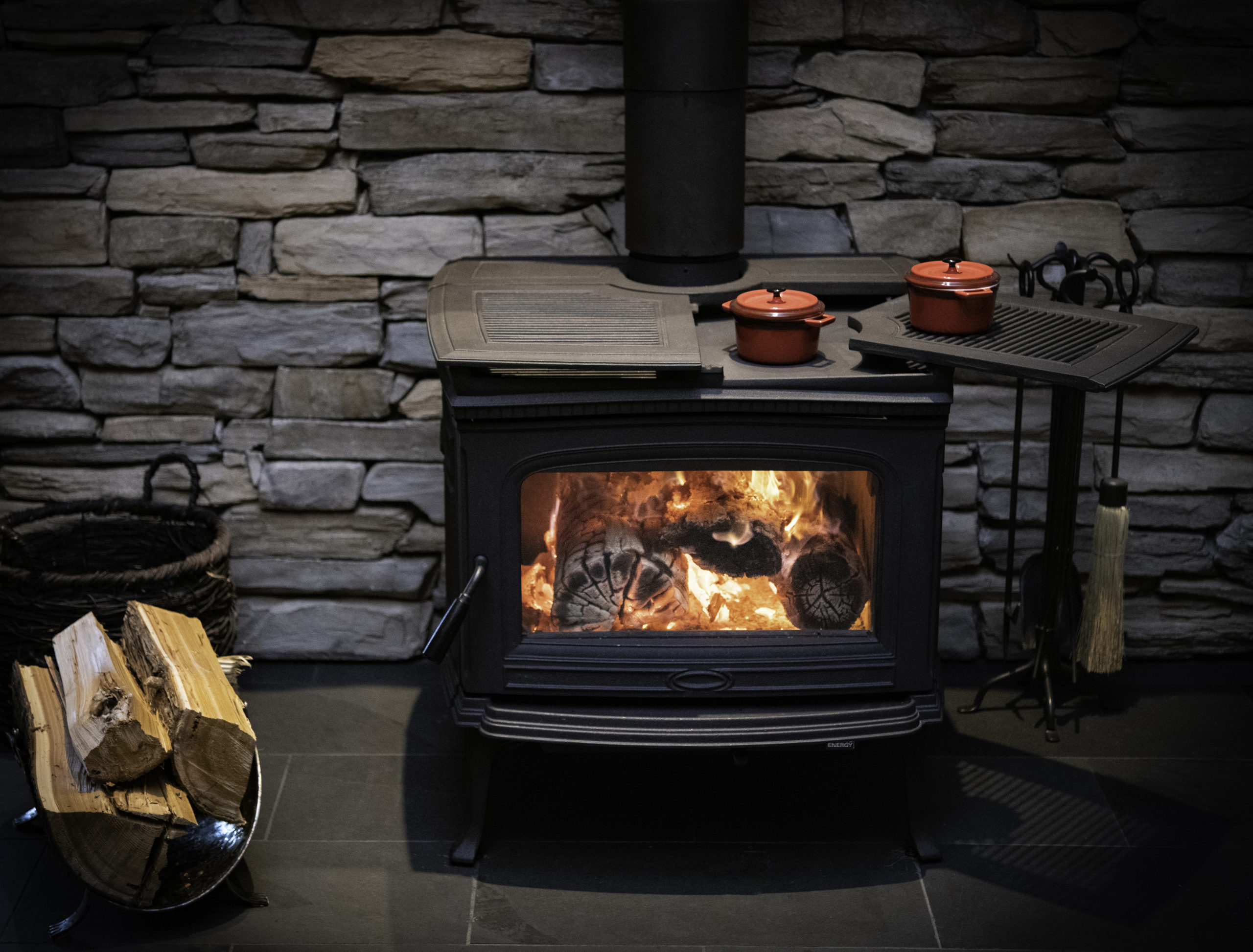 Alderlea T6 LE wood stove featuring Cast Iron over Steel technology